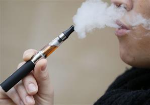 العلماء يؤكدون ضرر تدخين السجائر الإلكترونية