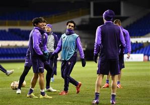 محمد صلاح يبدأ أساسيًا أمام توتنهام بالدوري الأوروبي (فيديو)