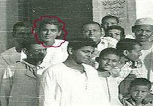 صورة ناردة- الفنان محمد منير وهو صغير في النوبة