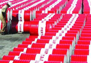 النفط يصعد ويتجه لتحقيق أكبر مكاسبه الشهرية منذ 2009