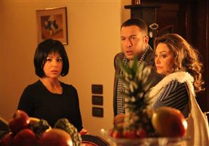 بالصور.. سوزان نجم الدين داخل كواليس ''امرأة من رماد''