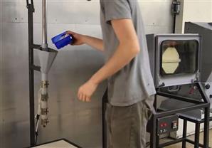 بالفيديو..آلة لإعادة تدوير الزجاجات البلاستيكية في المنزل