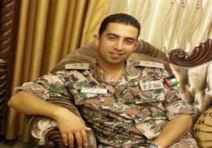  وقفة لتأييد الجيش والشرطة ترفع صور ''الكساسبة'' بميدان عبدالمنعم رياض