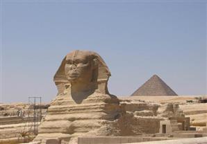 زاهي حواس يكشف حقيقة وجود أدلة على اختفاء قارة "أطلانتس" أسفل أبو الهول