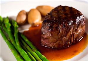 طريقة عمل ستيك مع صلصة البصل من مطبخ منال العالم