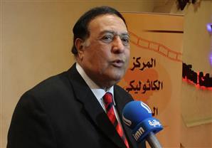 محمد متولي مغلوب على أمره مع "الكينج"