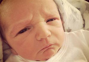 صور مضحكة لأطفال يظهرون أكبر من أعمارهم