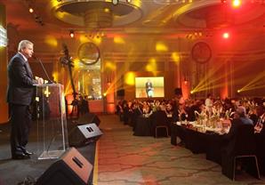 "رقصة دينا" بحفل كاف تثير اهتمام الصحف الإنجليزية