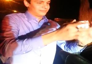 ساحر يتخلص من ضبط سرعة بالسحر والشرطي يصوره