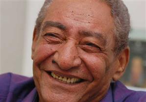 وزير الثقافة يقرر ترجمة كتب الأبنودي للفرنسية والإنجليزية