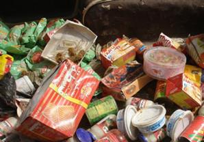 التموين تضبط 92 طن منتجات منتهية الصلاحية خلال مارس الماضي