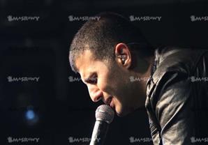 بالصور..حمزة نمرة يتألق في حفله بالمسرح اليوناني