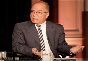 حلمي النمنم يناقش آلية النشر والتوزيع بهيئة الكتاب