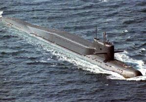 غواصة روسية نووية حاملة للصواريخ الاستراتيجية تقوم برحلة تجريبية