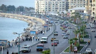 بدءًا من غد ولمدة 3 أشهر.. تحويلات مرورية بطريق كورنيش الإسكندرية | تعرف عليها