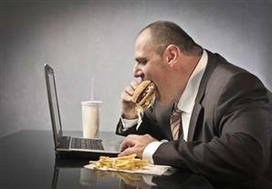 هل جعلك عملك سميناً؟ هكذا تعيد رشاقتك من جديد