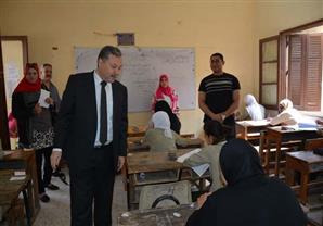 طلاب الثانوية العامة يؤدون امتحان اللغة الأجنبية الثانية والفلسفة والمنطق