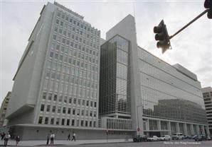 البنك الدولي يحذر: اقتصاد غزة على حافة الانهيار.. والبطالة بالقطاع الأعلى عالميا