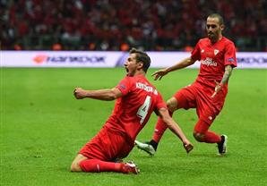 بالفيديو والصور- باكا يقود أشبيلية للاحتفاظ بلقب الدوري الأوروبي بثلاثية في مرمى دينبرو