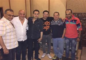 بالصور.. حكيم يسجل أولى أغاني ألبومه الجديد ''أنا مين''