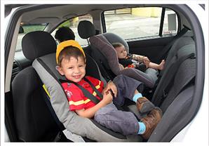 مقعد الطفل .. درع الأمان في السيارة