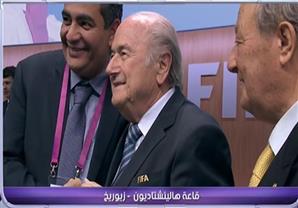 رغم التصويت للأمير علي.. عضو اتحاد الكرة يهنئ بلاتر برئاسة فيفا