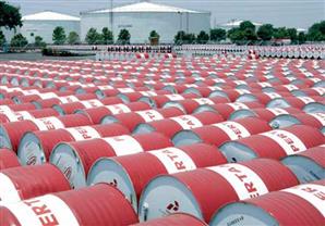 النفط يرتفع لأعلى مستوياته في 2015