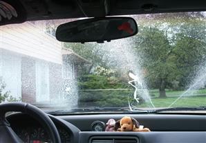 كيف تقوم بتنظيف بخاخ الماء للزجاج الأمامي