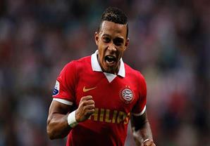 مانشستر يونايتد يتعاقد مع ديباي 4 مواسم