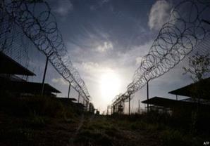 أمريكا ترحل 6 معتقلين يمنيين من جوانتنامو إلى عُمان