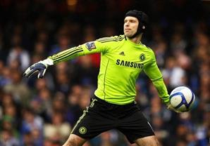 بيتر تشيك يخضع للكشف الطبي في الأرسنال