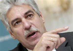 وزير مالية النمسا: خروج اليونان من منطقة اليورو لن يكون إلا بطلب منها