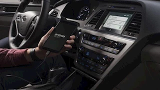 لمالكي السيارات القديمة.. كيف تجهز سيارتك بنظام  "أندرويد أوتو" 