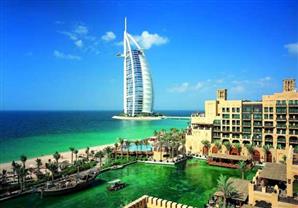 الإمارات تستقبل سائحين بعدد سكان مصر.. شاهد أهم معالمها السياحية