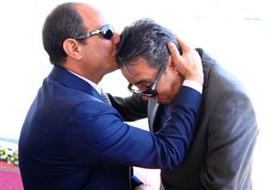 بالصور.. السيسي يقبل رأس العقيد ساطع النعماني في مشهد مؤثر بأكاديمية الشرطة