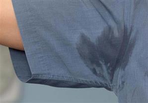 لهذا السبب ينبغي ارتداء تيشرت تحت القميص