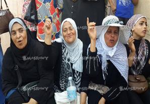 أنصار عكاشه يتظاهرون أمام البرلمان اعتراضا على إسقاط عضويته 