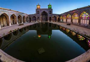 27 صورة ترصد تحفة المعمار الإيراني "مسجد الألوان"