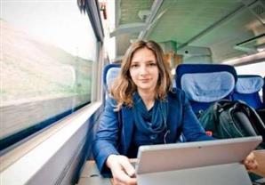 بالصور - فتاة ألمانية تعيش في قطار بسبب غلاء الإيجار