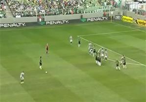 لاعب برازيلي يسجل هدفًا صاروخيًا على طريقة روبرتو كارلوس