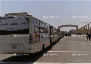 بالصور- تحرك حافلات نقل المشاركين في حفل افتتاح القناة وسط تأمين الجيش والشرطة 