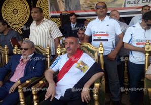 بالصور..محافظ كفر الشيخ يشارك الأهالي احتفالاتهم على أنغام المزمار