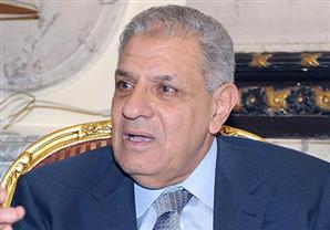 محلب يفاجئ معهد الاورام بزيارته .. وفرد أمن ''جاي في ميكروباص''