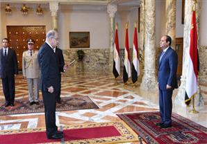السيسي يشهد أداء اليمين الدستورية لـ9 وزراء و4 نواب لهم و5 محافظين  