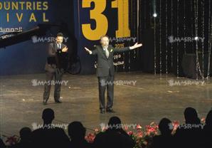 بكاء محمود ياسين في افتتاح مهرجان الاسكندرية السينمائي