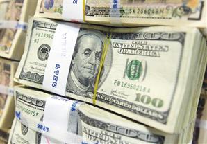  هبوط قيمة الدولار عالميًا بعد صدور بيانات الوظائف الأمريكية