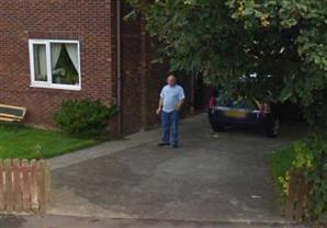 كاميرات جوجل تكشف خداع زوج لزوجته