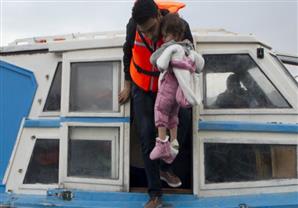 الجارديان: المهاجرون والهروب من جحيم إلى آخر