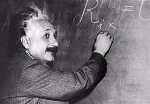 طفلة بريطانية تتغلب على إينشتين في اختبار الذكاء"IQ"