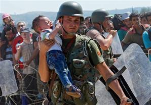 19 صورة ترصد "معاناة لاجئ"